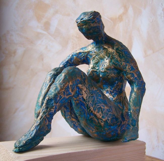 Скульптура под названием "pensive!" - Anne-Frédérique Ferret, Подлинное произведение искусства, Бумага
