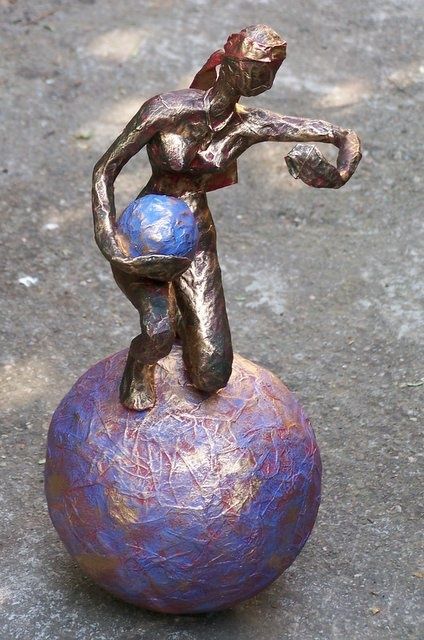Skulptur mit dem Titel "touche pas à ma ter…" von Anne-Frédérique Ferret, Original-Kunstwerk, Andere