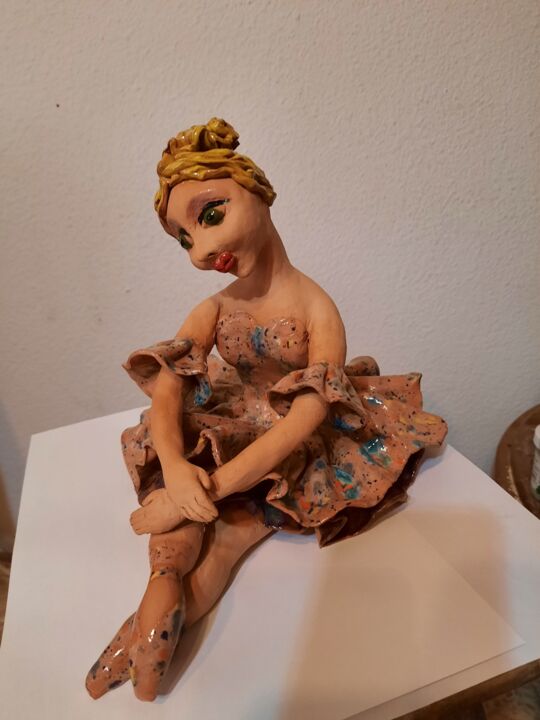 Skulptur mit dem Titel "Ballerina." von Agankogan, Original-Kunstwerk, Ton