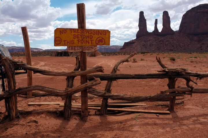 Photographie intitulée "Monument Valley" par Agnès M, Œuvre d'art originale