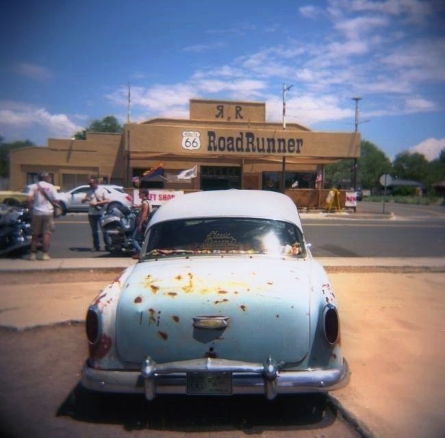 Photographie intitulée "Route 66 - Old Car" par Agnès M, Œuvre d'art originale