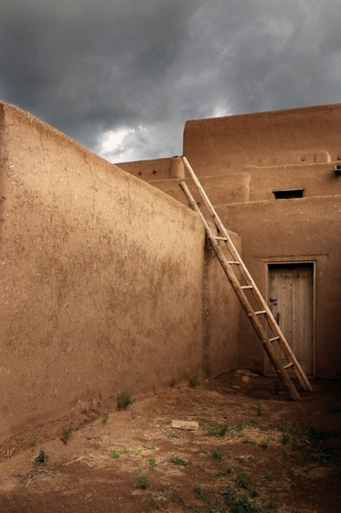 Photographie intitulée "L'echelle_Taos" par Agnès M, Œuvre d'art originale