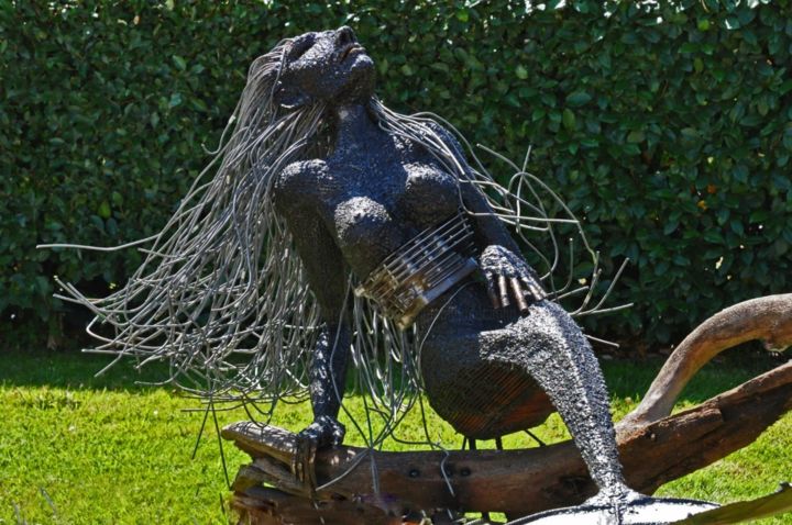 Sculpture titled "Grande Sirène" by Agostinho Dacunha, Original Artwork, Metals