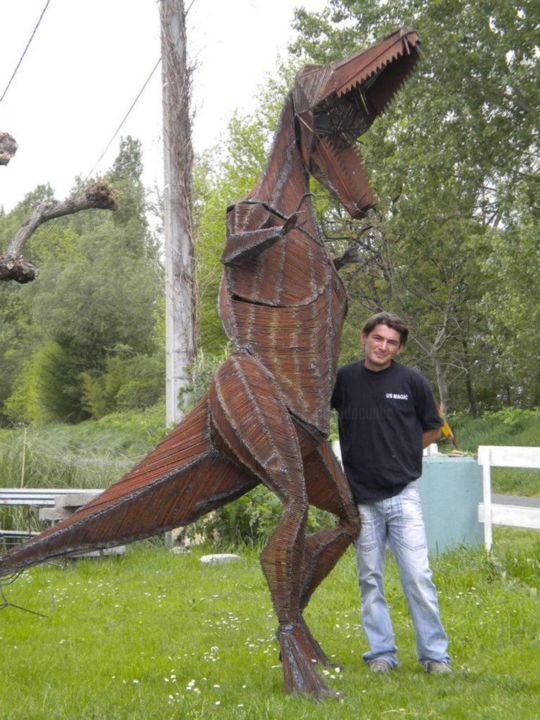 「Tyrannosaure」というタイトルの彫刻 Agostinho Dacunhaによって, オリジナルのアートワーク, 金属