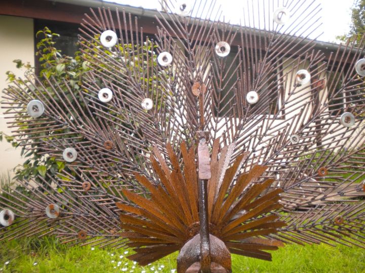 Sculpture titled "Le Paon" by Agostinho Dacunha, Original Artwork, Metals