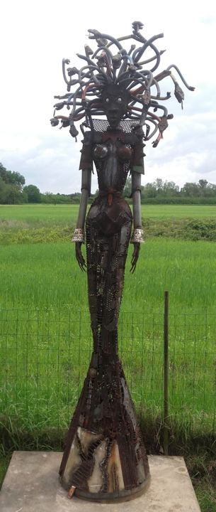 Sculpture titled "Médusa" by Agostinho Dacunha, Original Artwork, Metals