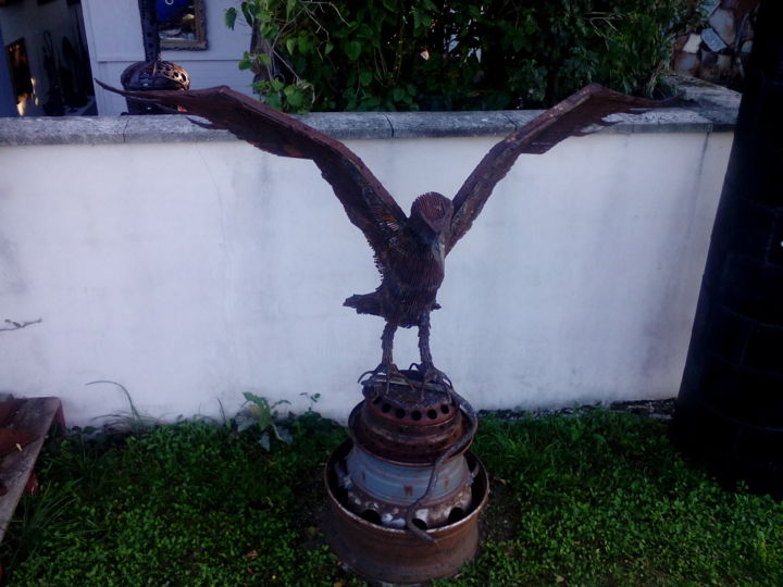 Sculpture titled "Grande Aigle" by Agostinho Dacunha, Original Artwork, Metals