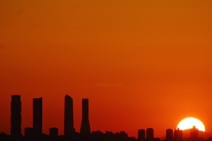 Fotografia intitulada "Cuatro Torres Sunse…" por Aitor.Maria, Obras de arte originais