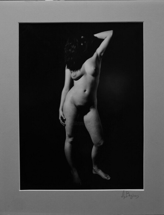 Fotografia intitolato "Nu visage caché" da Alain Beziers, Opera d'arte originale, fotografia a pellicola Montato su Cartone