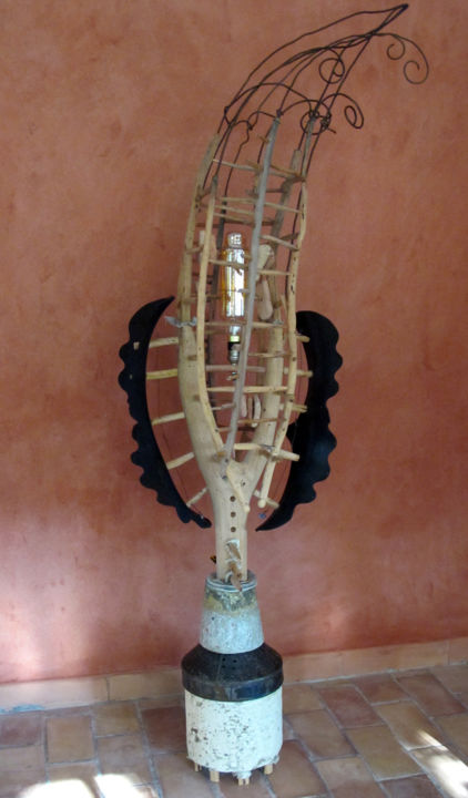 Sculpture titled "Lampadaire "Lutiner…" by Alain Platet, Original Artwork, Wood