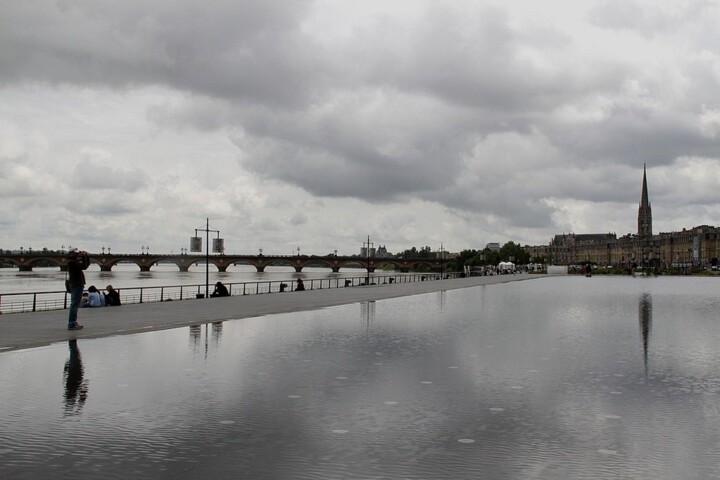 Fotografía titulada "Bordeaux, les quais" por Alan Barthe, Obra de arte original, Fotografía digital