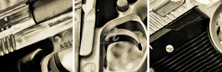 Photography titled "Gun" by Alanig Keltz, Original Artwork