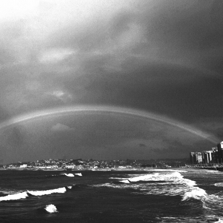 Fotografía titulada "Noche gris enel mur…" por Alba Garcia, Obra de arte original