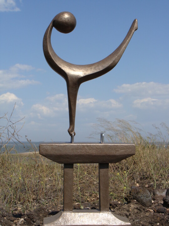 Скульптура под названием "pommel horse" - Alberto Kissola, Подлинное произведение искусства, Смола