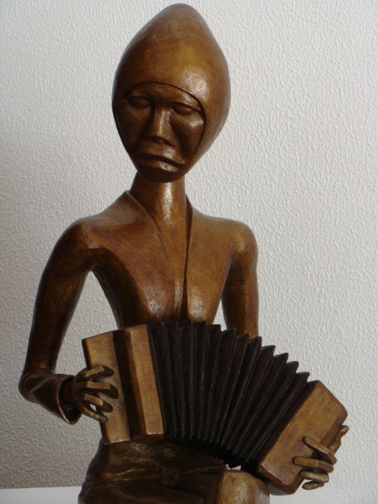 Sculpture titled "Acordeonista" by Alberto Kissola, Original Artwork, Other