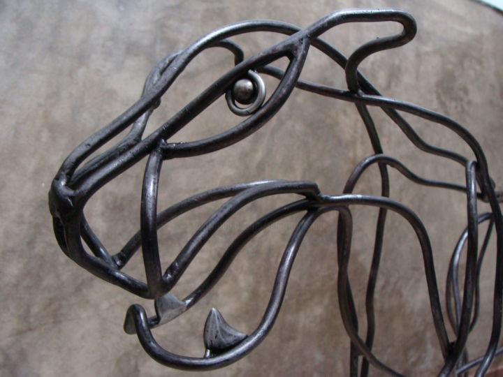 Sculpture titled "chien de garde" by Alberto Kissola, Original Artwork, Metals