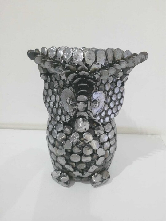 Sculpture titled "BUHO HUGO" by Alejandro Henriksen, Original Artwork, Metals