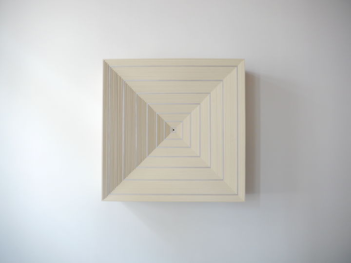 Sculpture titled "Silver line" by Aleksandra Petkovic, Original Artwork, Cardboard