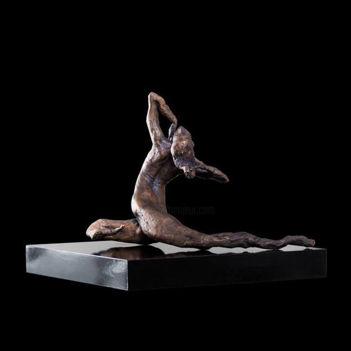 Sculpture intitulée "Lightning" par Aleksei Vrublevskii, Œuvre d'art originale, Bronze