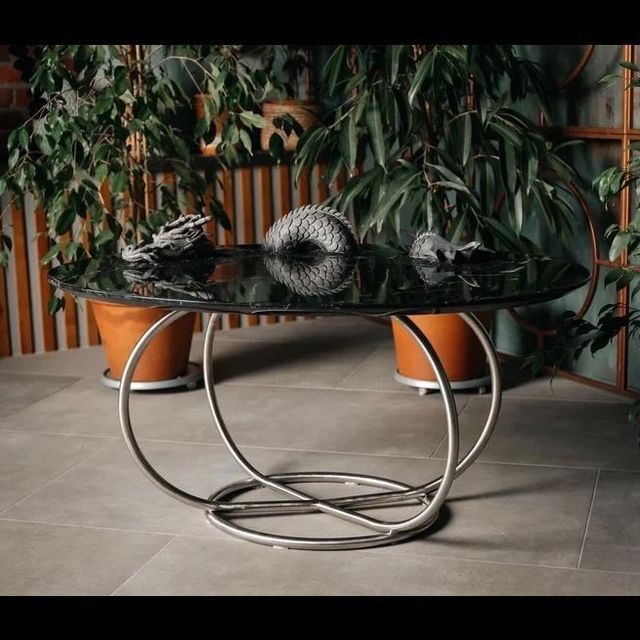 Design intitulée "Стол на заказ: «Сер…" par Aleksei Korotkov, Œuvre d'art originale, Pierre
