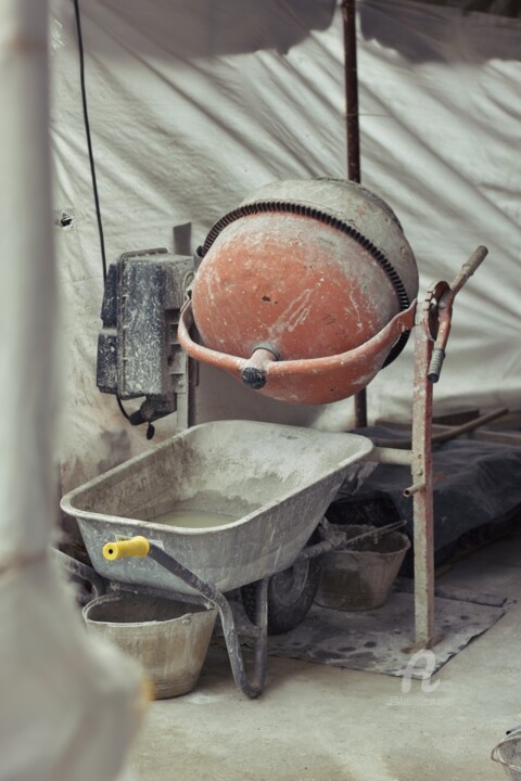 Fotografia intitulada "Cement mixer" por Alen Gurovic, Obras de arte originais, Fotografia Não Manipulada