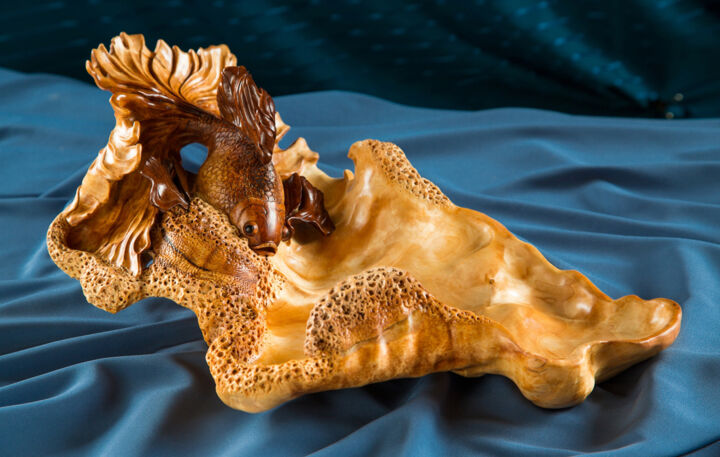 Скульптура под названием "gold fish" - Alexander Syedin, Подлинное произведение искусства, Дерево