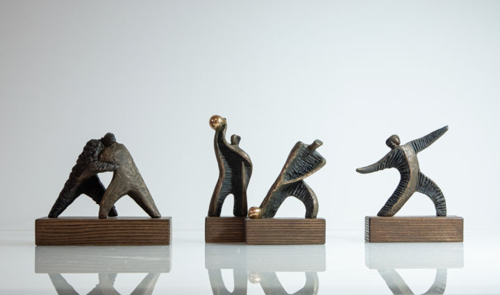 Sculpture titled "Спорсмены/Athletes" by Aleksandr Perminov, Original Artwork, Bronze