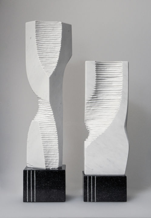 Скульптура под названием "Белый Обелиск/The W…" - Александр Перминов, Подлинное произведение искусства, Камень