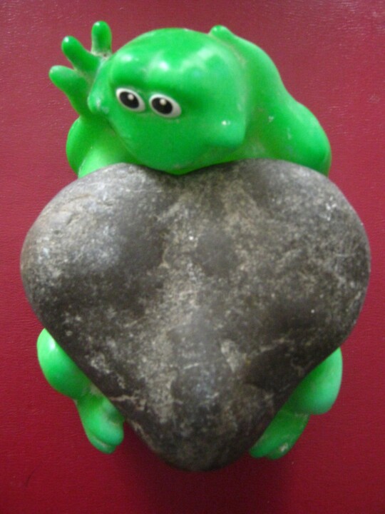 Sculpture titled "Frog With Big Heart…" by Alexey Grishankov, Original Artwork, Stone