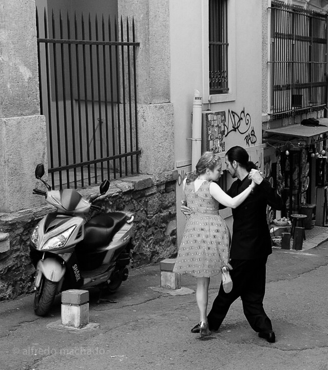 Photographie intitulée "Street tango, Istan…" par Alfredo Machado Zingg, Œuvre d'art originale, Photographie numérique
