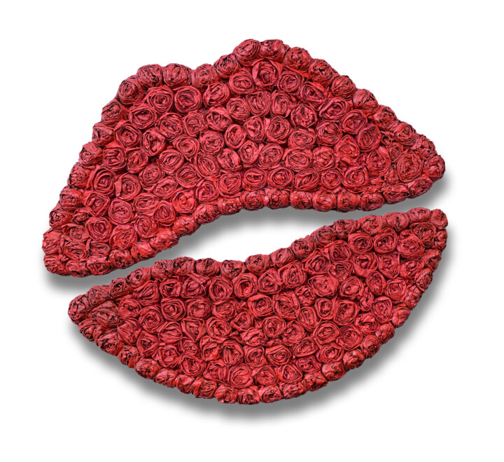 Sculpture titled "KISS OF ROSE" by Alla Grande, Original Artwork, Textile fiber