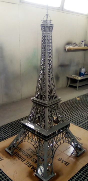 Scultura intitolato "Tour Eiffel" da Frankalan, Opera d'arte originale, Metalli