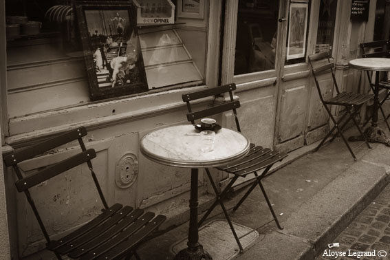 Photographie intitulée "Mouffetard" par Aloyse Legrand, Œuvre d'art originale