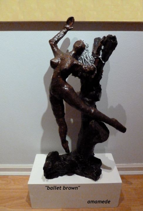Sculpture titled "Ballet Brown" by Amamede, Original Artwork, Mixed Media
