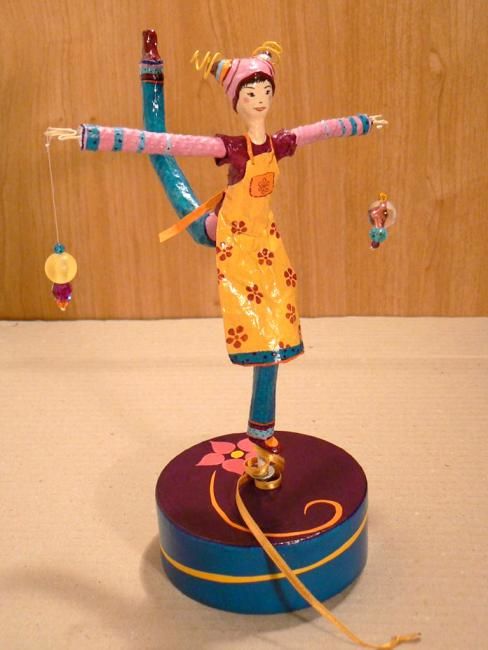 Sculpture intitulée "Fille au tablier" par Amelie Rasse, Œuvre d'art originale,