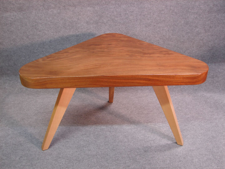 设计 标题为“Table Design en boi…” 由Amir Dzafic, 原创艺术品, 家具