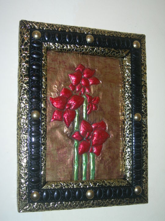 Sculpture intitulée "fleur rouge" par Amira, Œuvre d'art originale