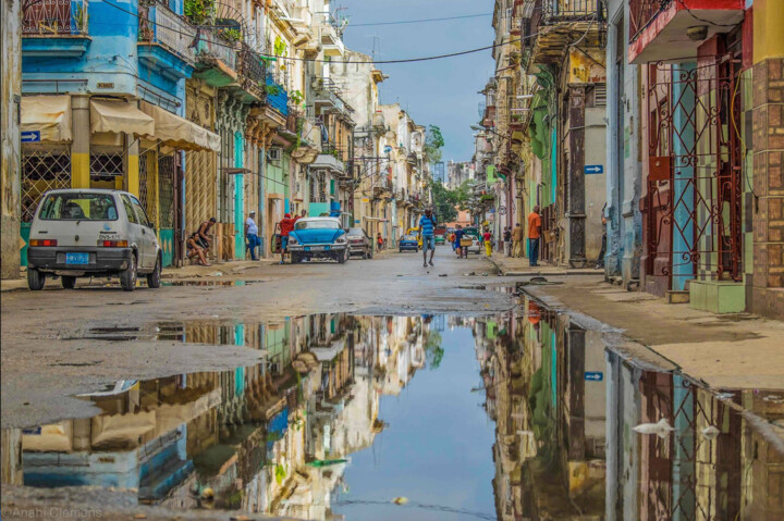 Photography titled "Havana Streets" by Anahi Clemens, Original Artwork