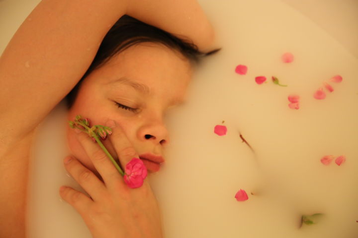 Fotografía titulada "bathtub opheliux" por Anastasia Rybalchenko, Obra de arte original, Fotografía digital