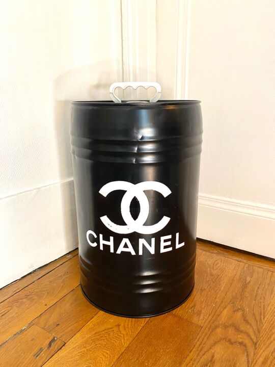 Escultura titulada "Chanel" por Andrea Van Der Hoeven, Obra de arte original, Acero inoxidable