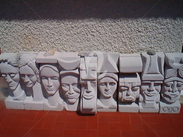 Escultura intitulada "Family Gods" por André Da Luz (luxbridge), Obras de arte originais, Outro
