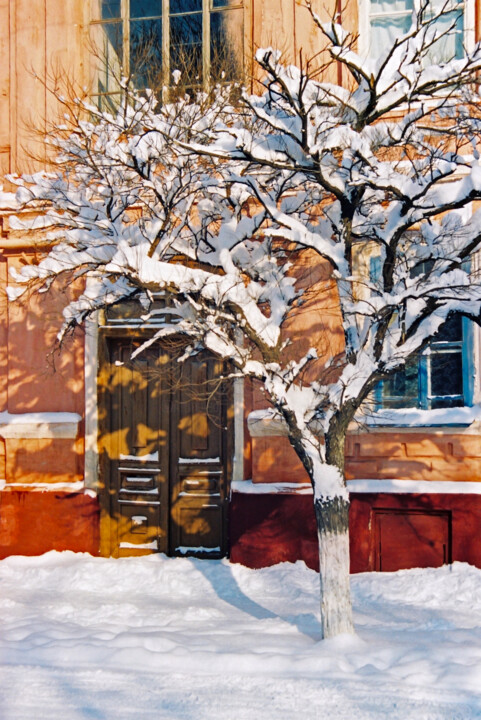 Photographie intitulée "Зима в старом городе" par Andrey Petrosyan, Œuvre d'art originale, Photographie argentique