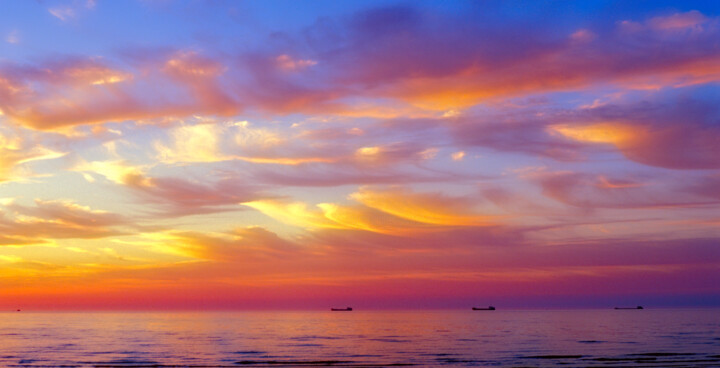 Фотография под названием "Фантастический закат" - Andrey Petrosyan, Подлинное произведение искусства, Пленочная фотография