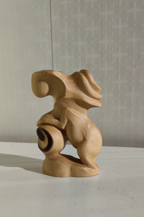 Sculpture titled "Praying Mantis" by Andrei Latyshev, Original Artwork, Wood