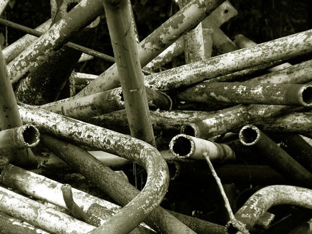 Fotografía titulada "Pipes (scrapyard se…" por Andrew Dokoupil, Obra de arte original