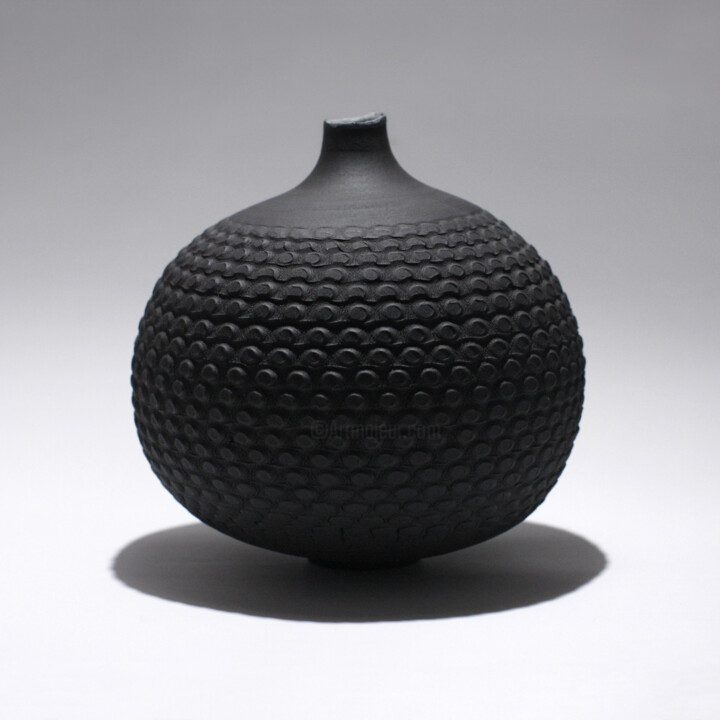 Sculpture titled "Durio Black U" by Andrii Kyrychenko, Original Artwork, Ceramics