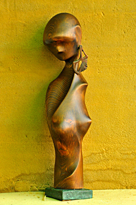 Sculpture titled "она" by Andro Gvamichava, Original Artwork, Wood