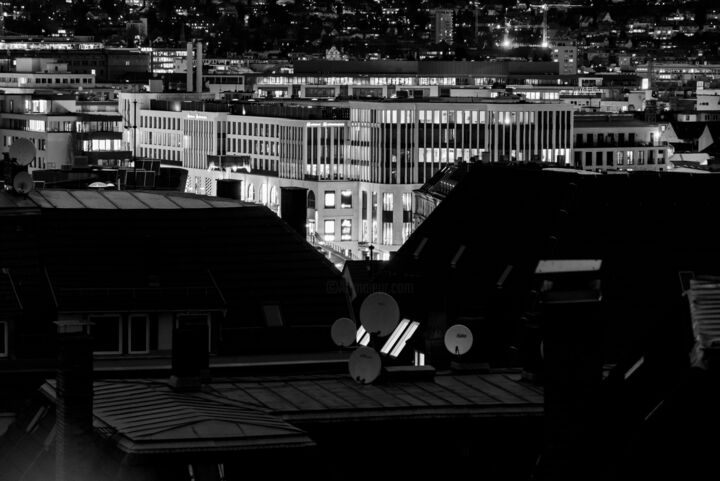 Fotografie mit dem Titel "Dark Roof" von Andy Ridder, Original-Kunstwerk, Digitale Fotografie