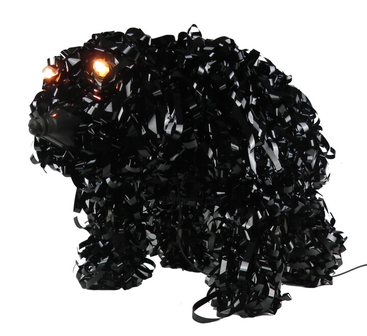 Sculpture intitulée "VHS CHIEN" par Angèle Riguidel, Œuvre d'art originale, Plastique