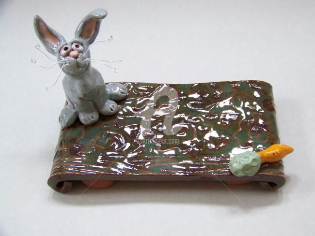 Rzeźba zatytułowany „Little Grey Rabbit…” autorstwa Suzanne Noll, Oryginalna praca, Inny